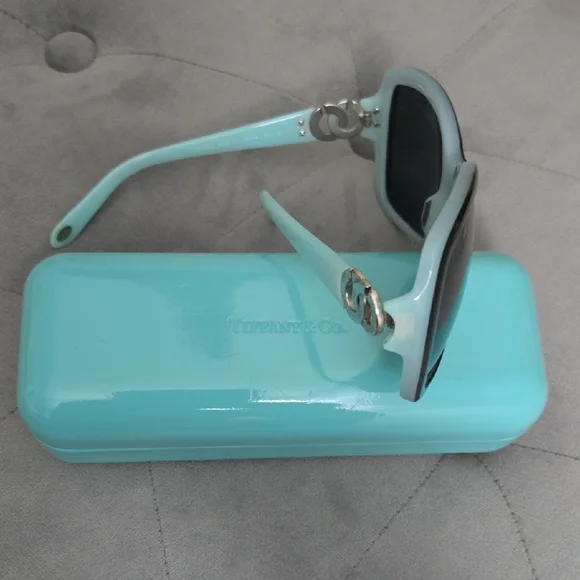 Tiffany & Co Black Sunglasses Modern Accessories - Picture 5 of 8